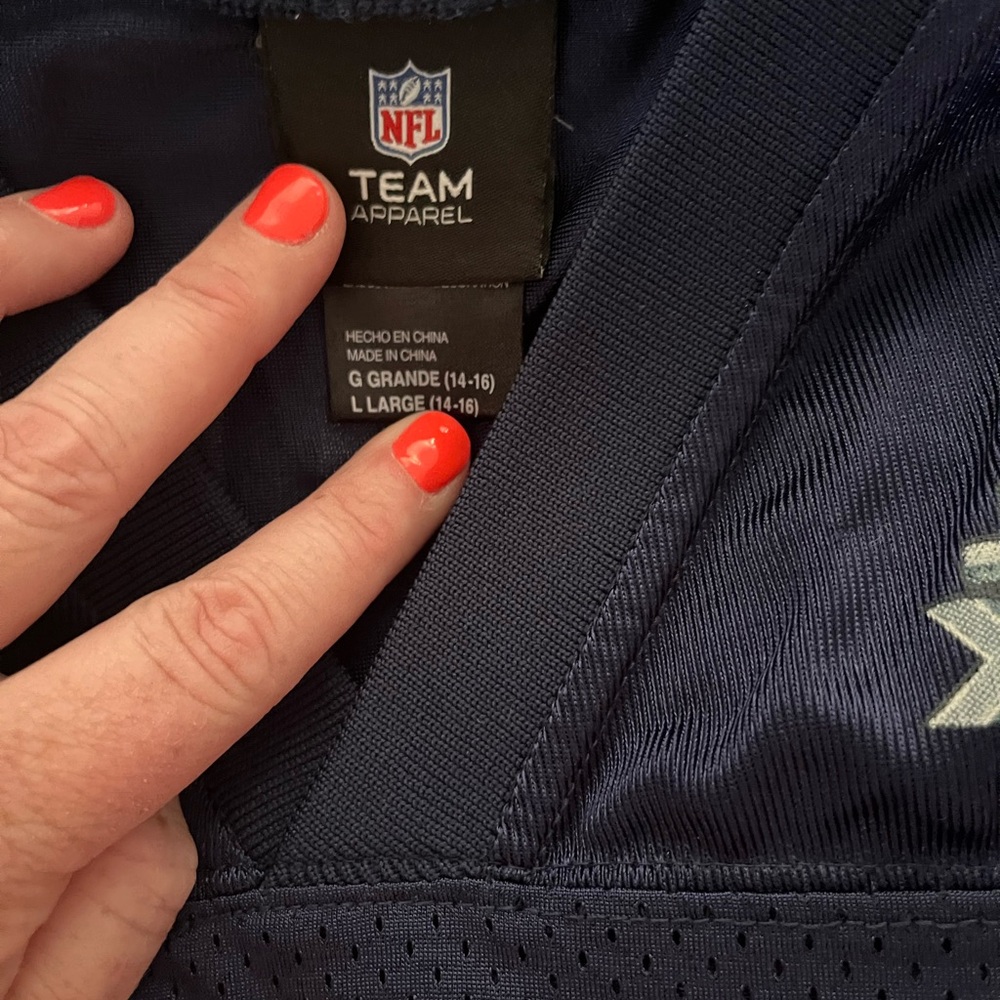 Women’s Tom Brady shirt - Picture 4 of 6